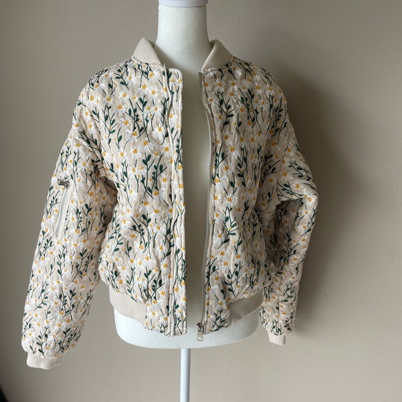 NWOT Women's Amazon Floral Bomber Jacket - Sz. M - Picture 1 of 4